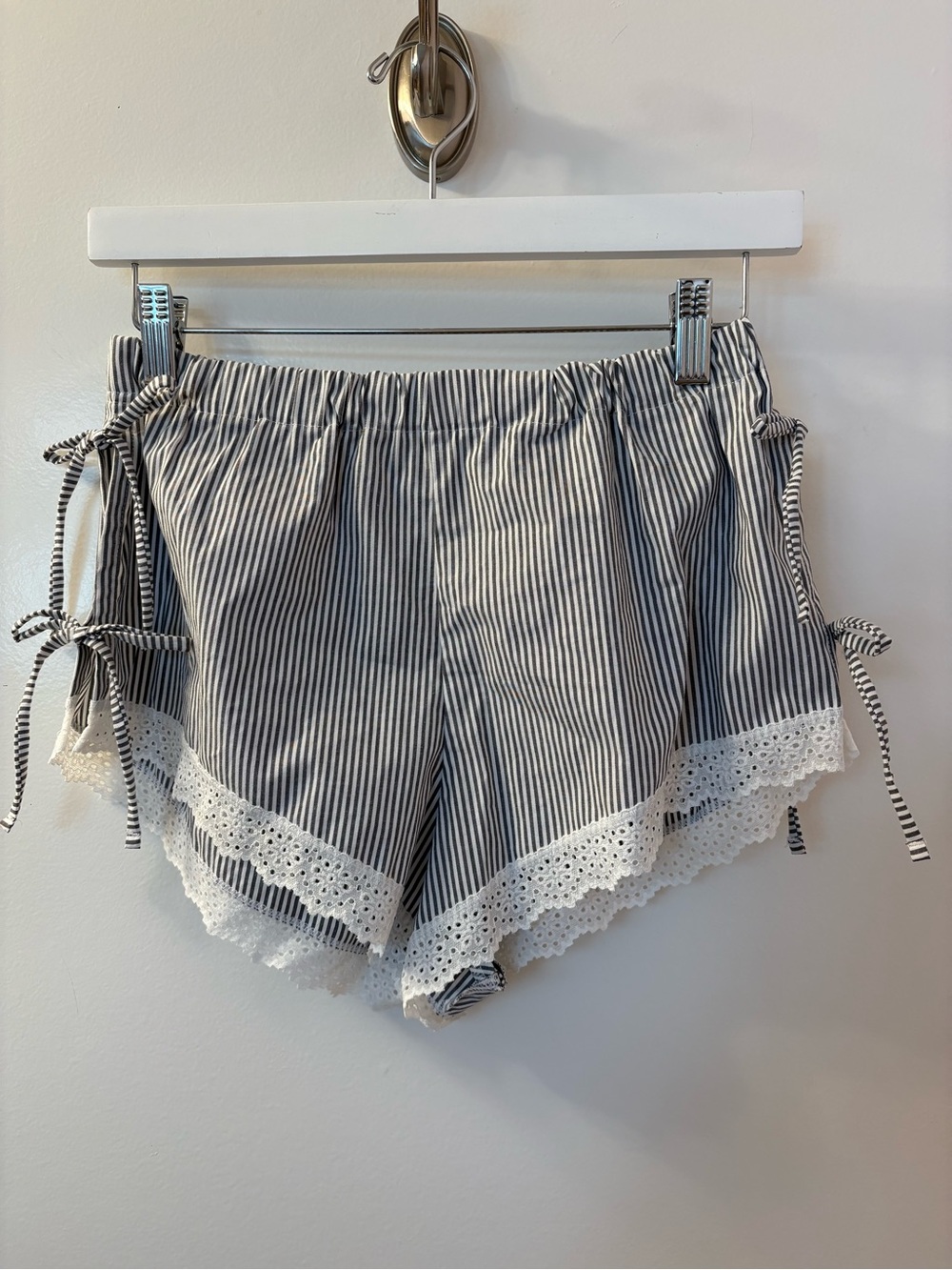 Colsie Striped Side Tie Lace Trim Lounge Shorts XS
